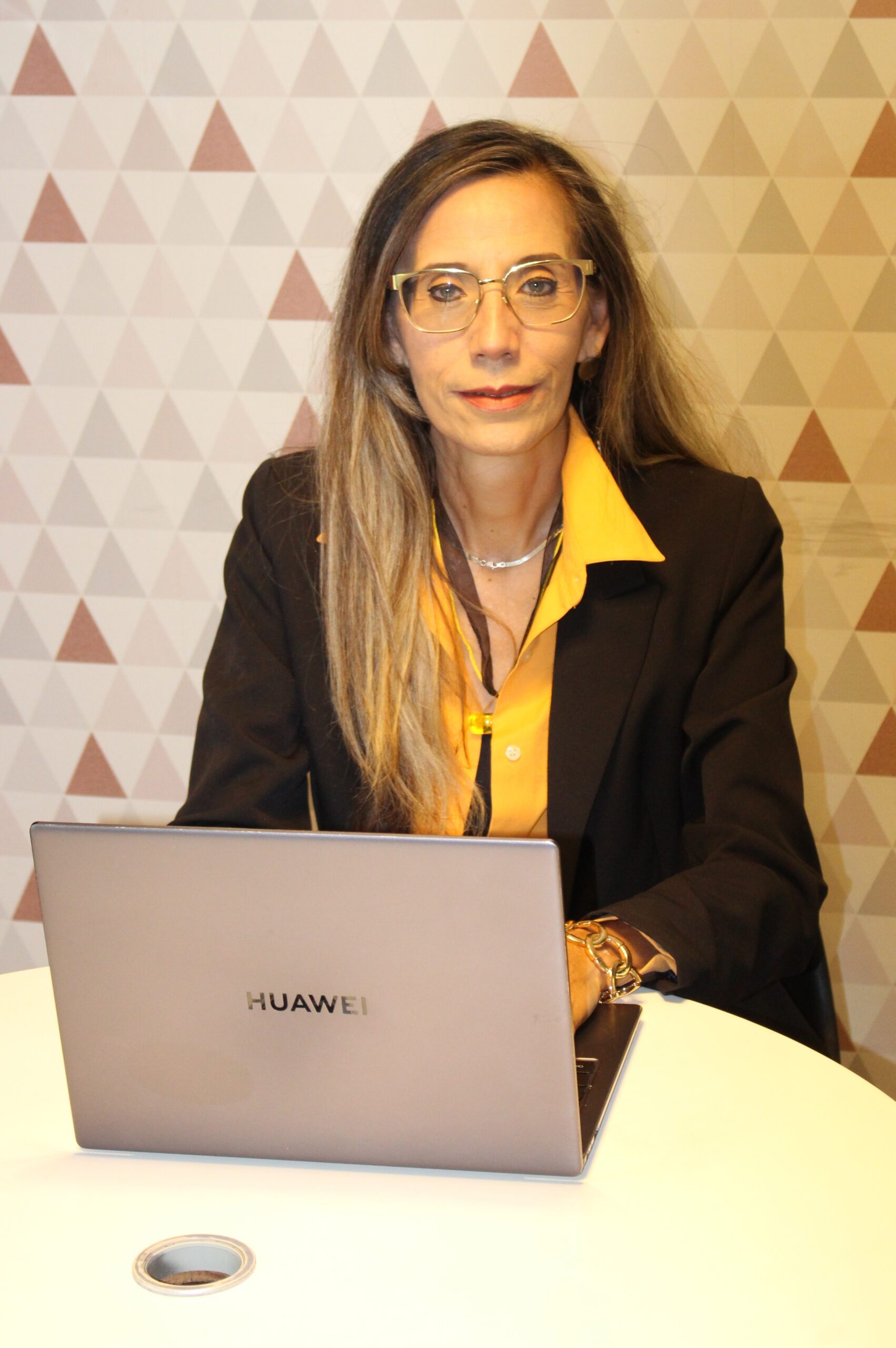 Edith Flores Pricing Manager www EVOLVE Edith Flores Pricing Manager www EVOLVE