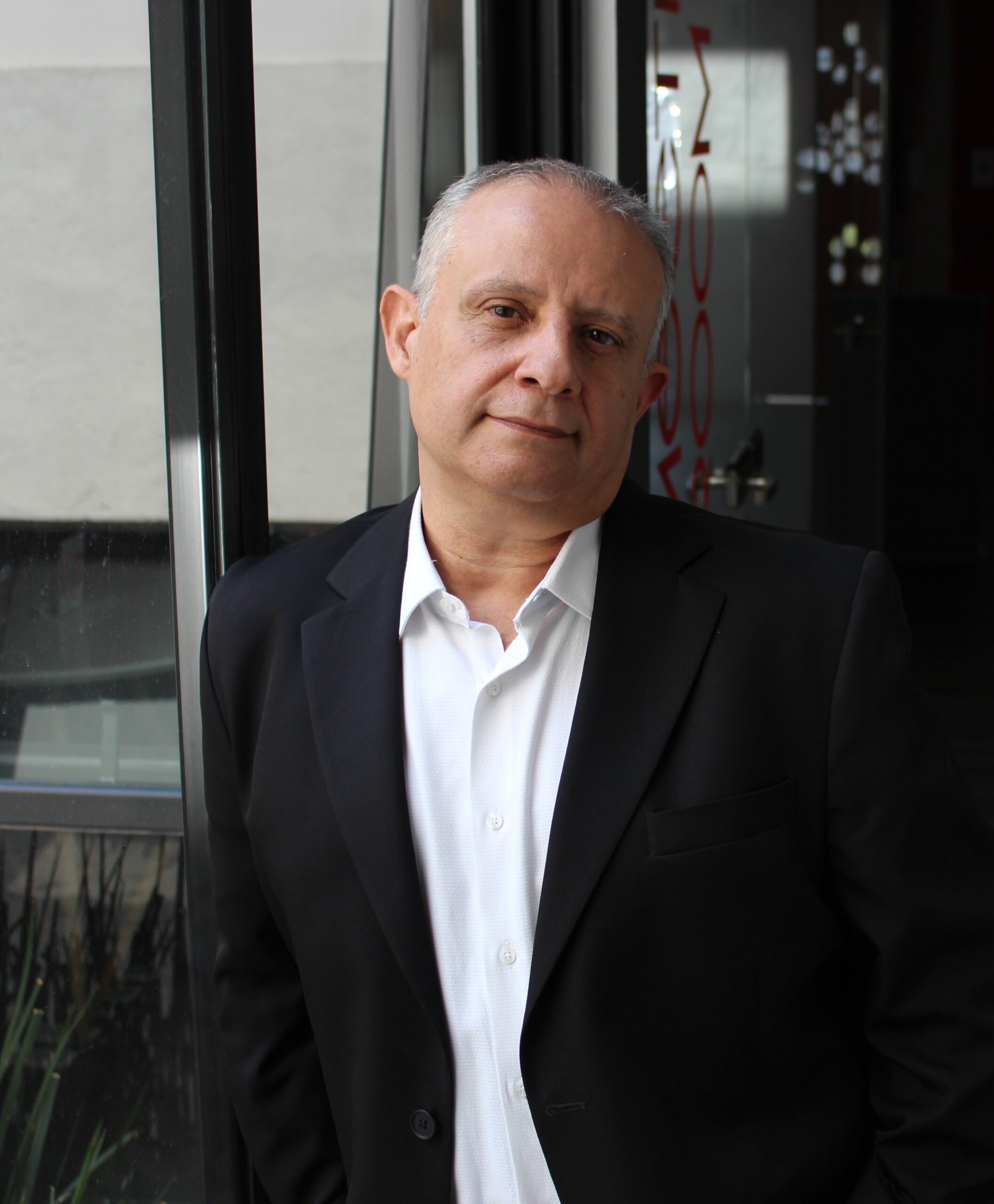 Salvador Watkins Sales Manager www EVOLVE Salvador Watkins Sales Manager www EVOLVE